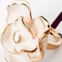Accessories FASHÃ´ Rose Enamel Ring In Ivory