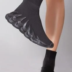 Cape Robbin World Tour Disfunktion Tech Sneakers