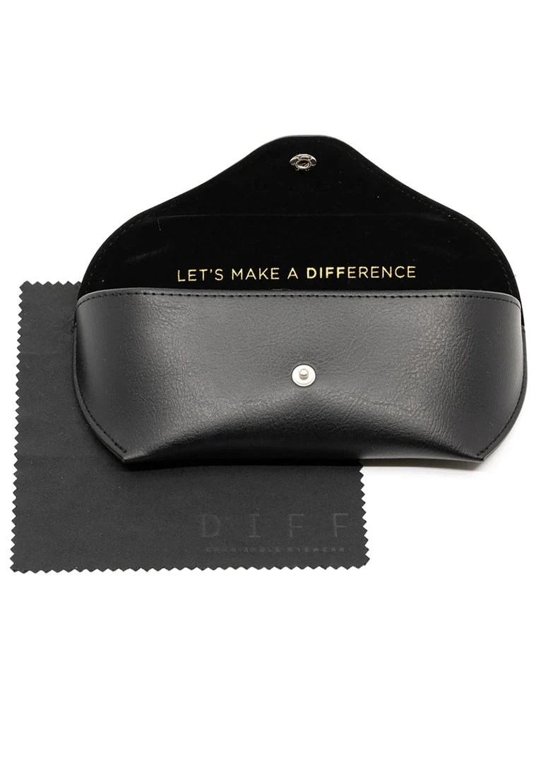 DIFF Eyewear Becky II Polarized Sunglasses In Black/Dark Smoke